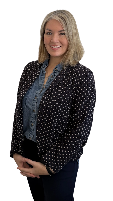 Karen Rightler, PMHNP-BC, a board-certified psychiatric nurse practitioner inviting patients to schedule a psychological evaluation at Solandis Mental Health.